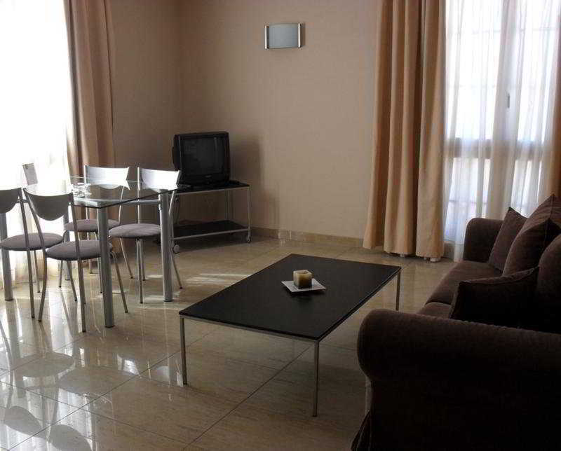 Apartaments Bt Vent De Garbi Емпуриабрава Екстериор снимка