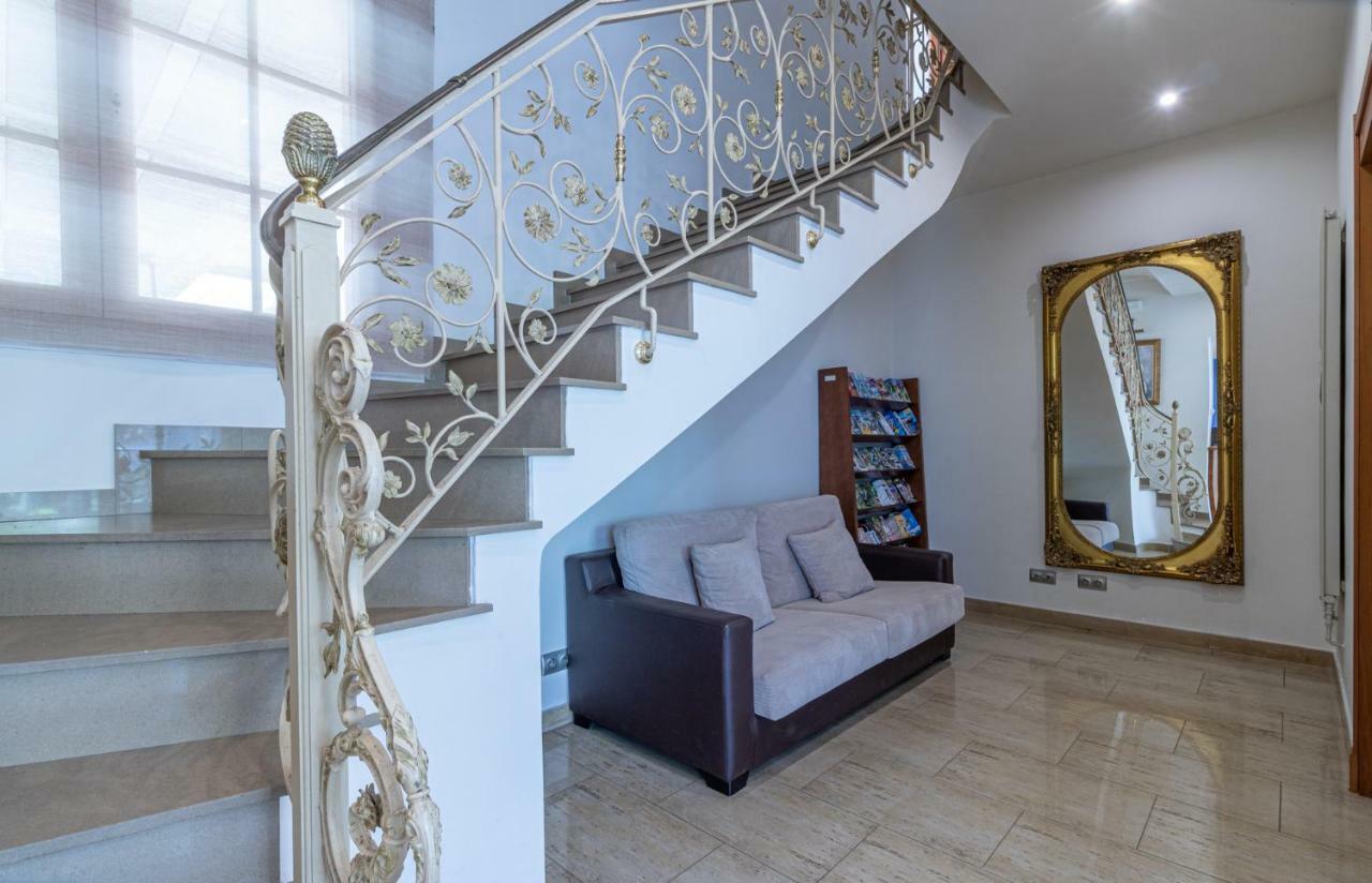 Apartaments Bt Vent De Garbi Емпуриабрава Екстериор снимка