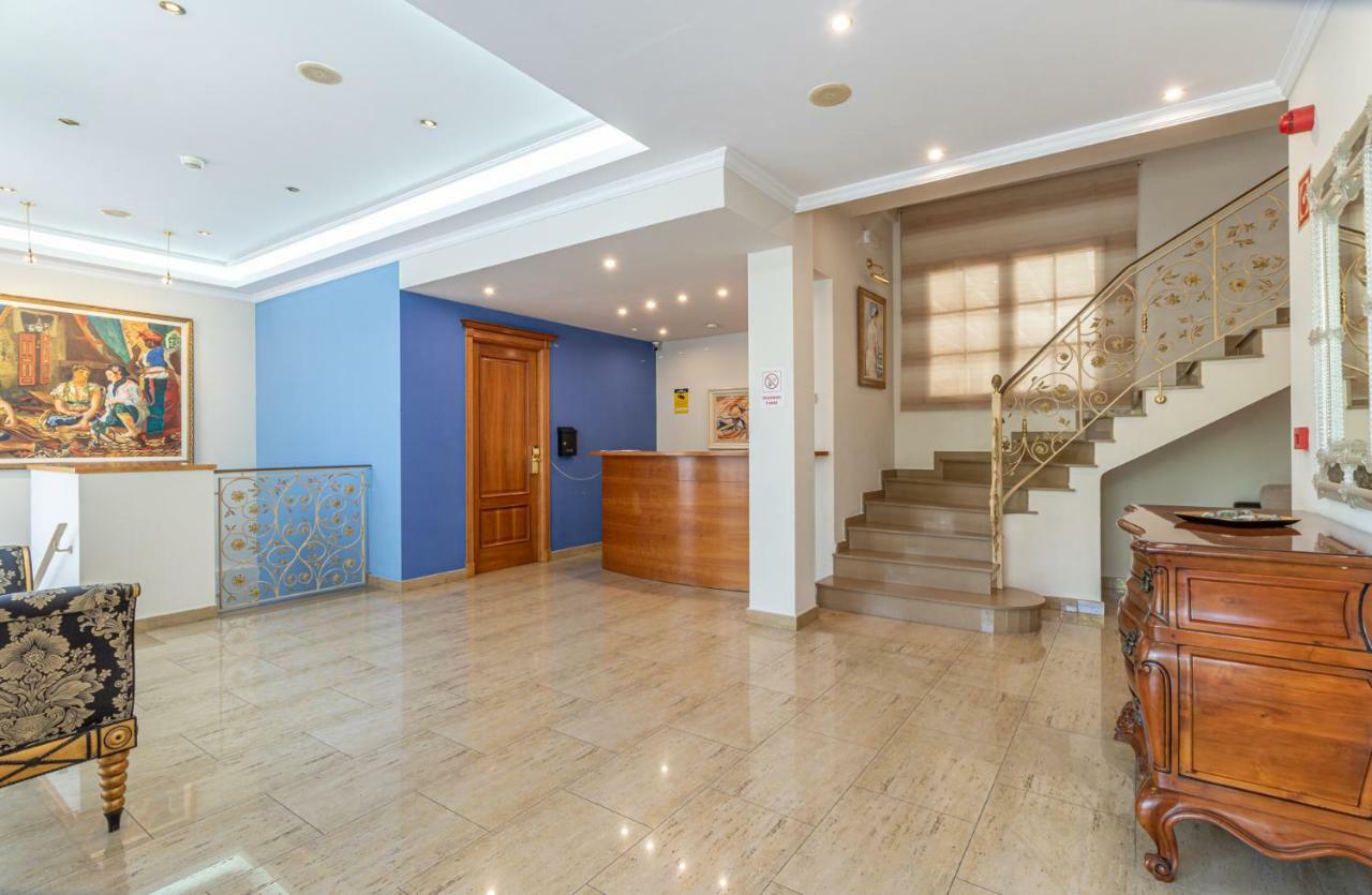 Apartaments Bt Vent De Garbi Емпуриабрава Екстериор снимка